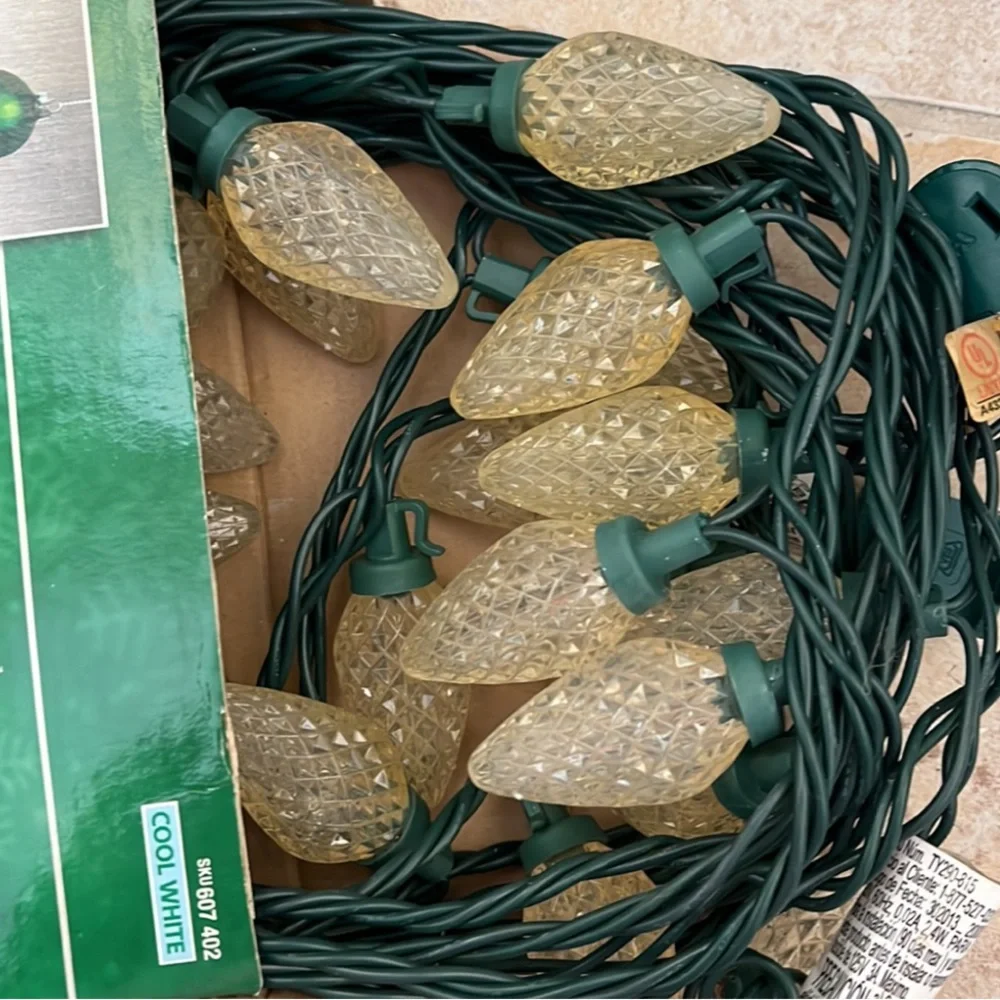 🦃 HOME ACCENTS 25 COUNT LED C9 COOL WHITE HOLIDAY LIGHTS